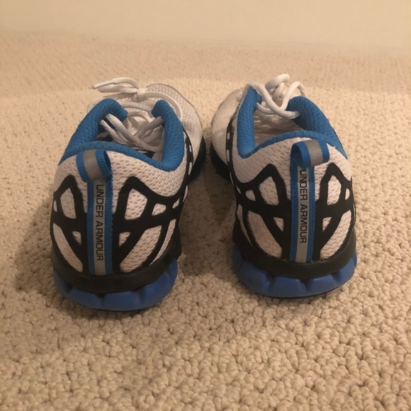 Women’s Under Armour Sneakers - Picture 2 of 3